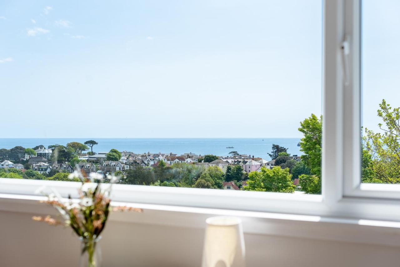 Manacles - Spacious Flat Near Beach With Sea Views & Parking 팰머스 외부 사진